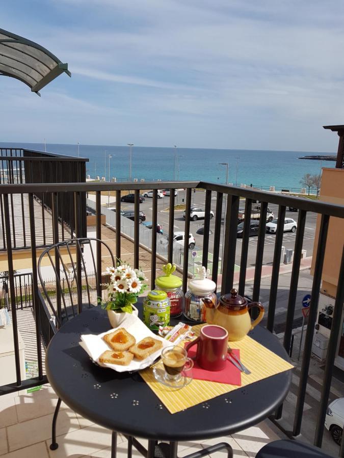 Gallery Art - Sea View 莫诺波利 外观 照片